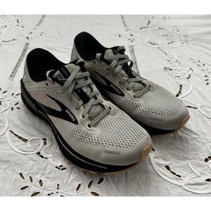 Brooks Adrenaline GTS 22 Women's Sz 10 B Running Shoes Gray / Pink